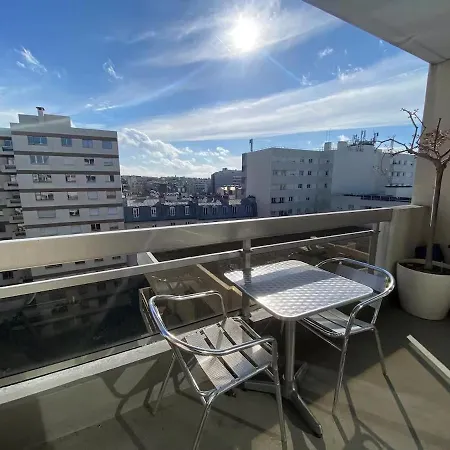 Sunny Oberkampf Escape | Balcony & Views *